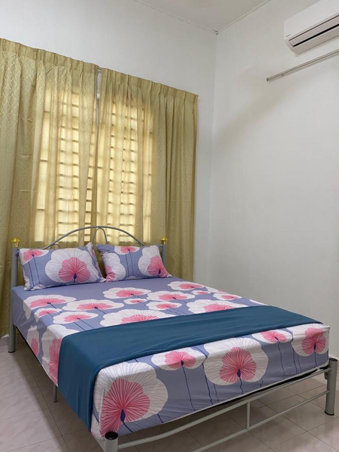 Cempaka Homestay Parit Raja Εξωτερικό φωτογραφία