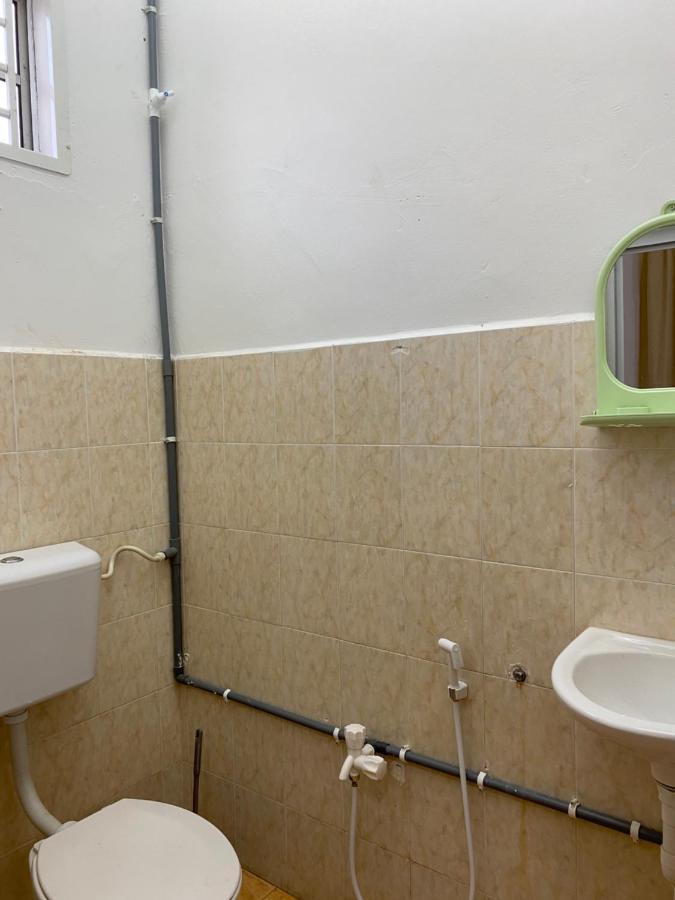 Cempaka Homestay Parit Raja Εξωτερικό φωτογραφία