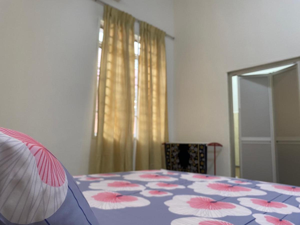 Cempaka Homestay Parit Raja Εξωτερικό φωτογραφία